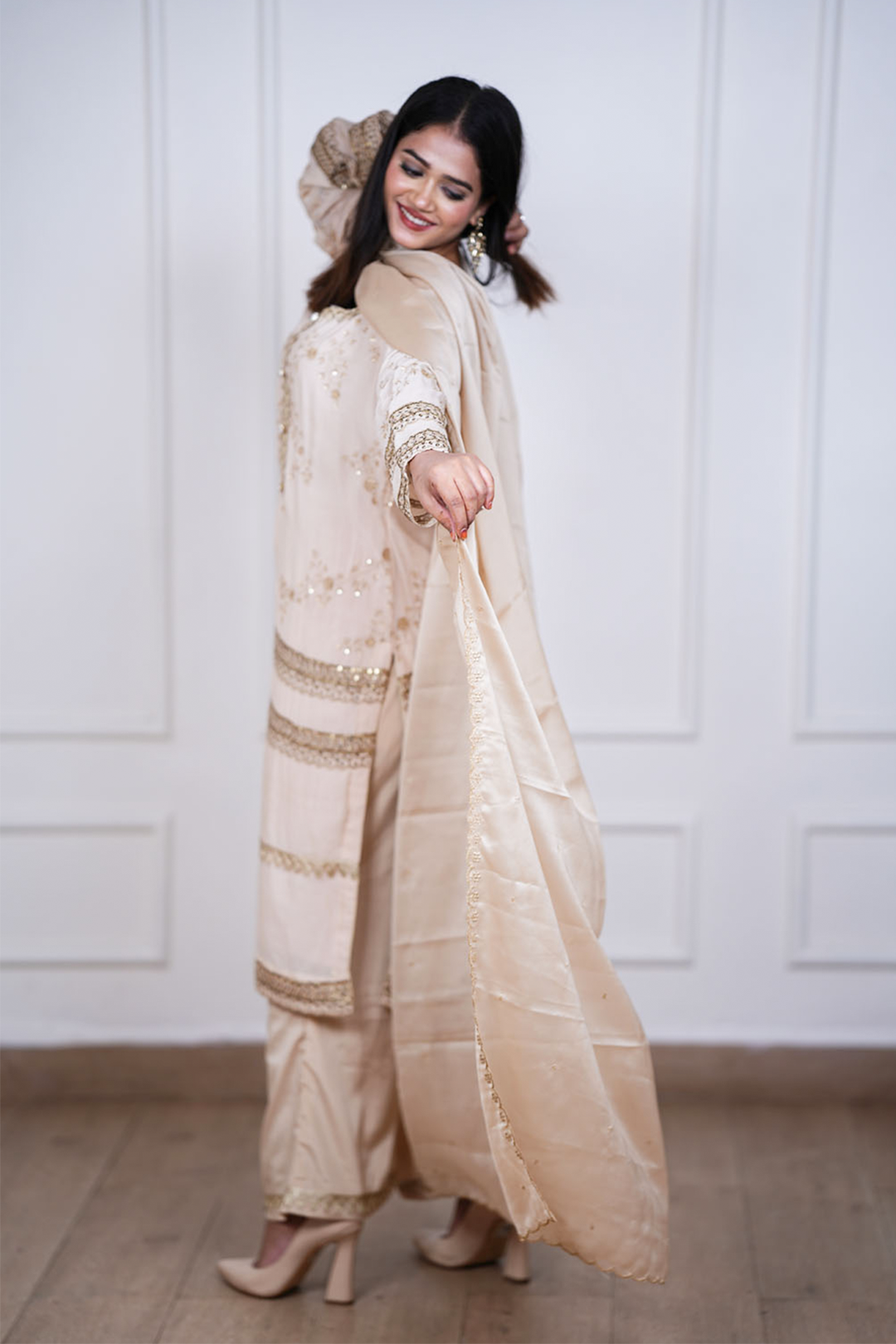 Aarzoo Royale Suit