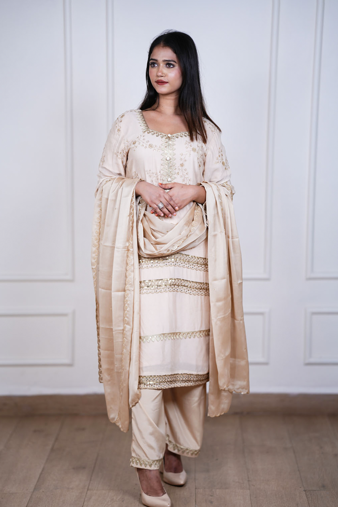 Aarzoo Royale Suit