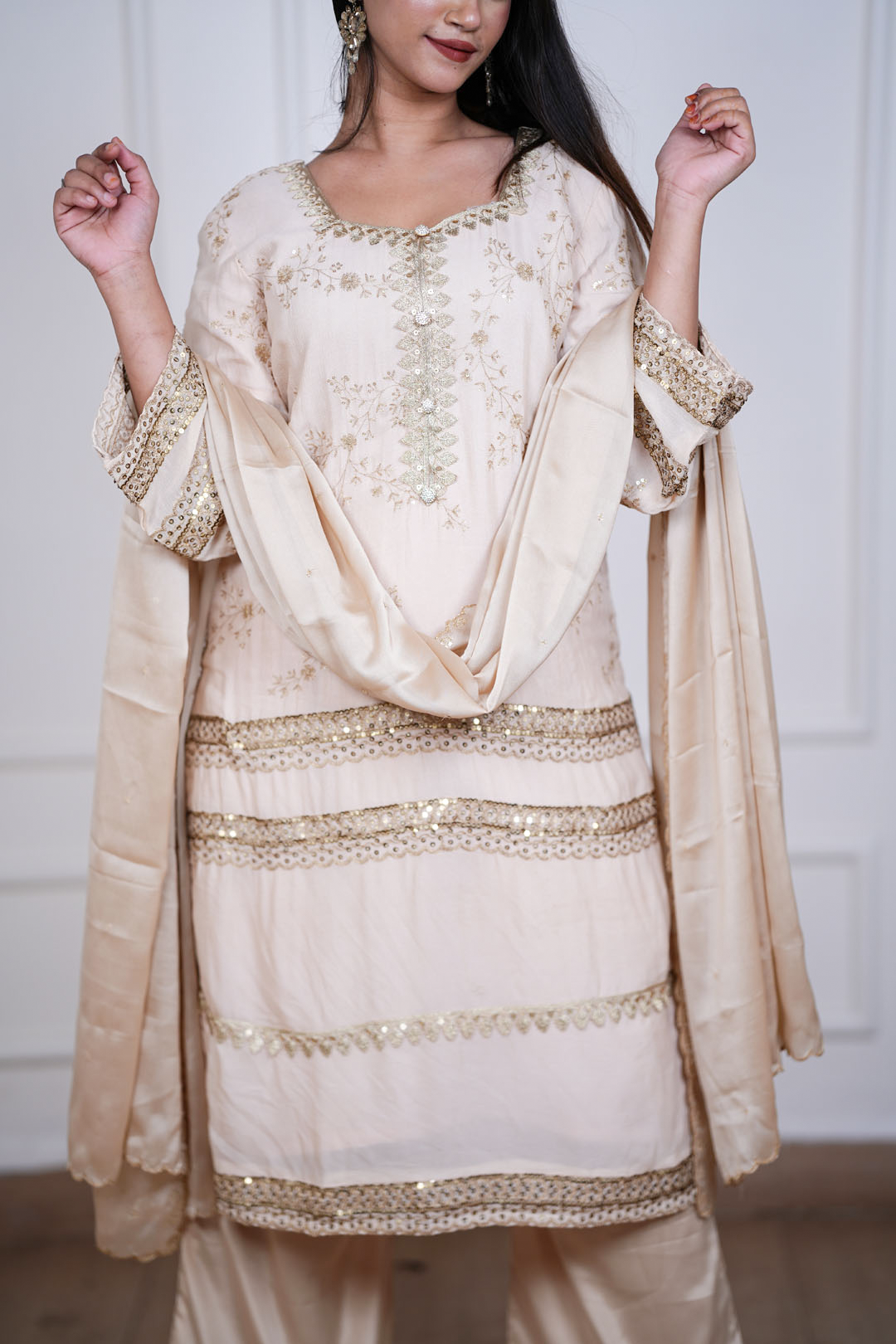 Aarzoo Royale Suit