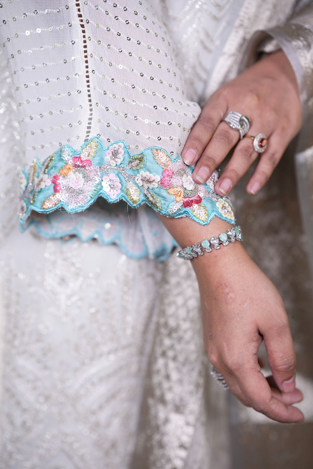 Elan Ivory Shimmer Set