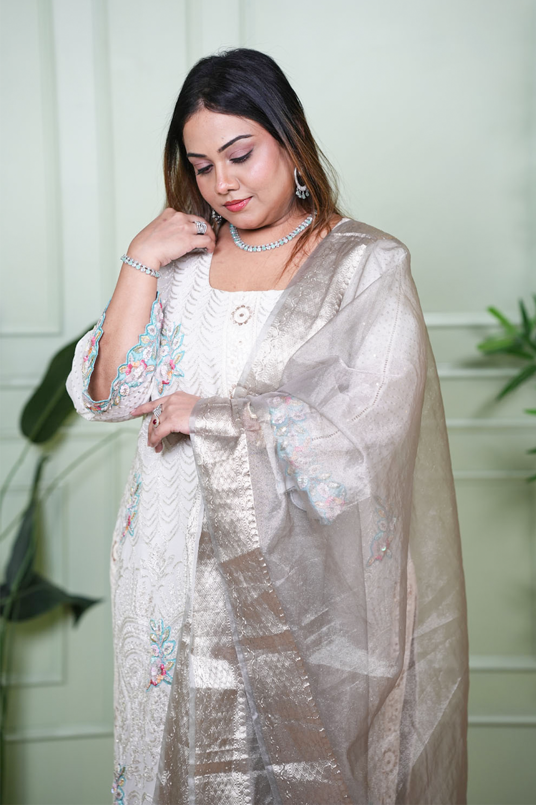 Elan Ivory Shimmer Set