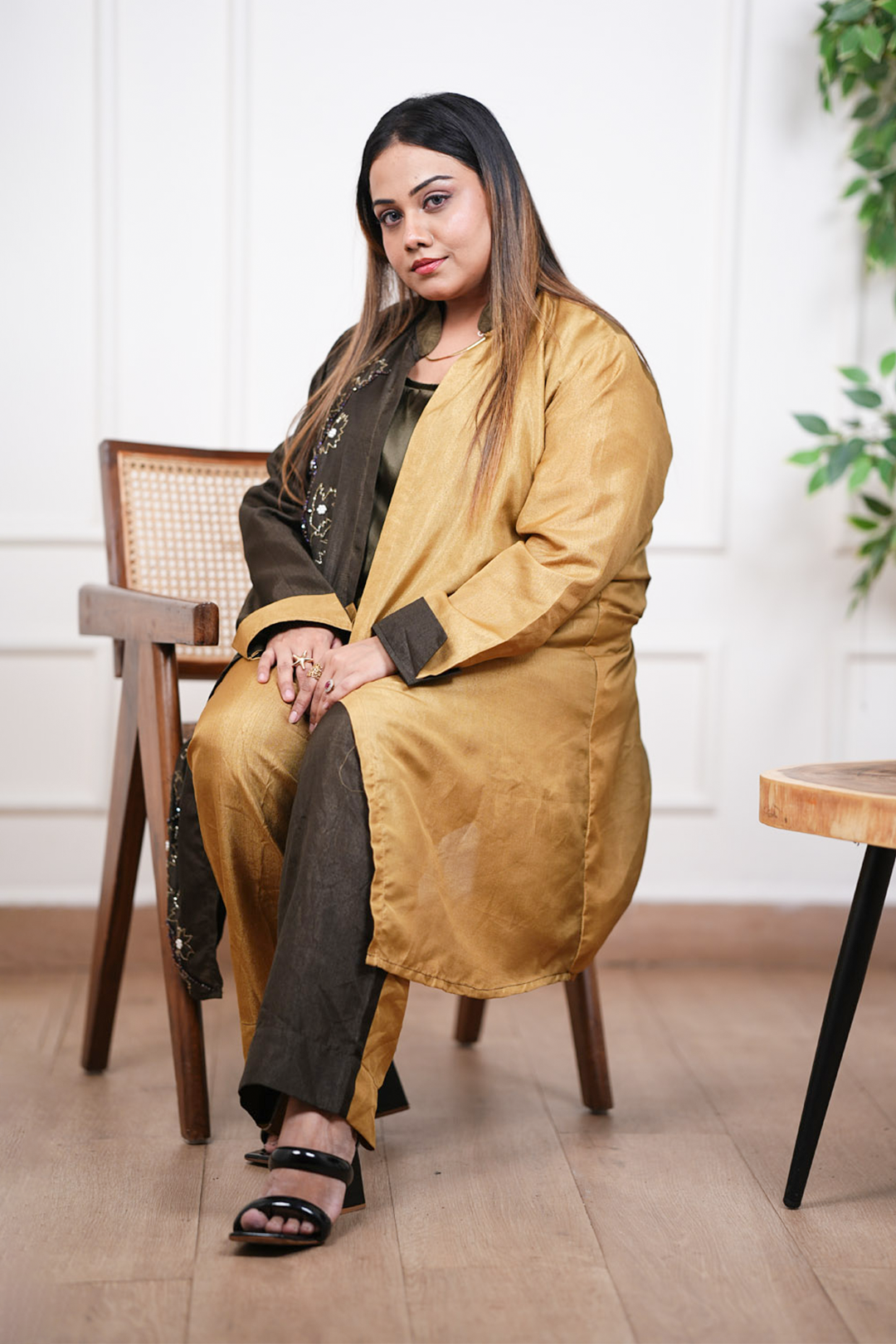 Zarmin Olive Gold Contrast Handcrafted Fusion Set