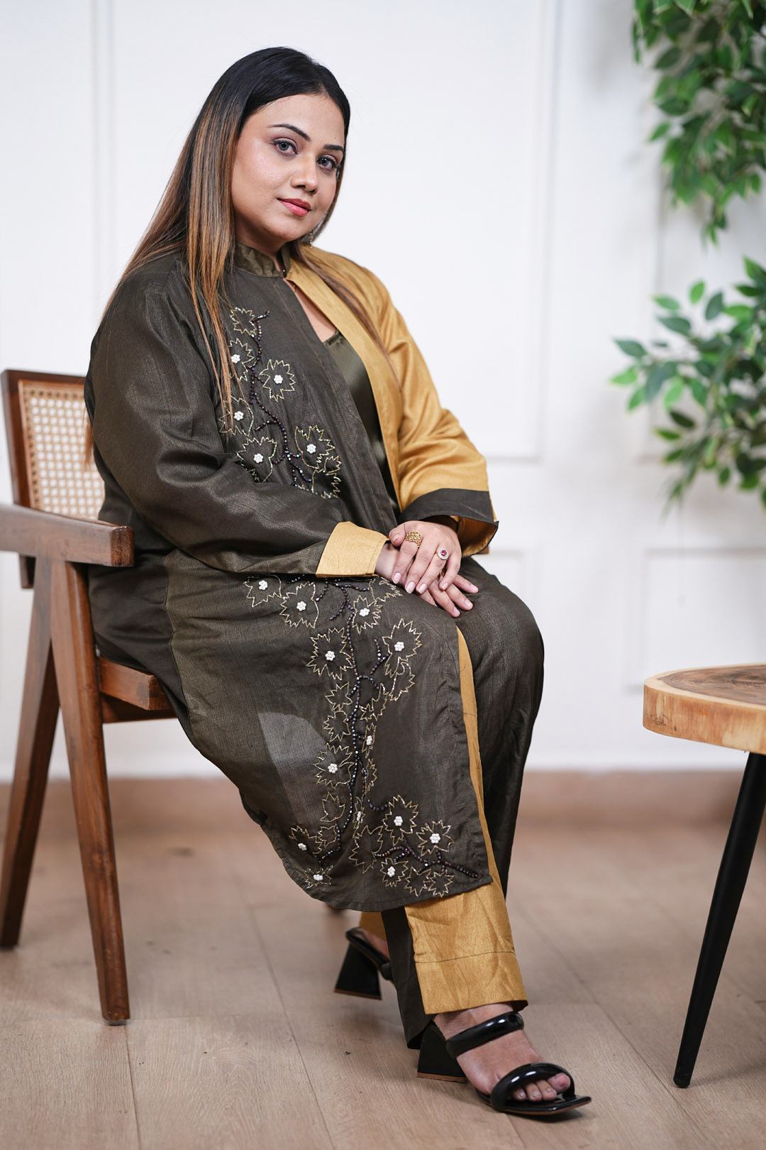 Zarmin Olive Gold Contrast Handcrafted Fusion Set